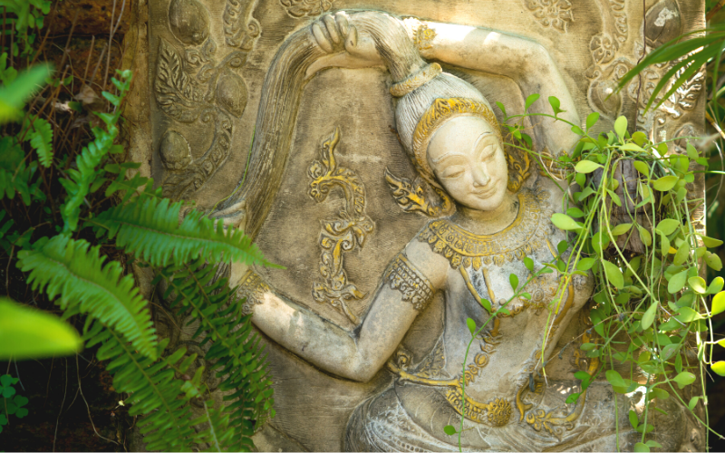 mother earth statue 女神
