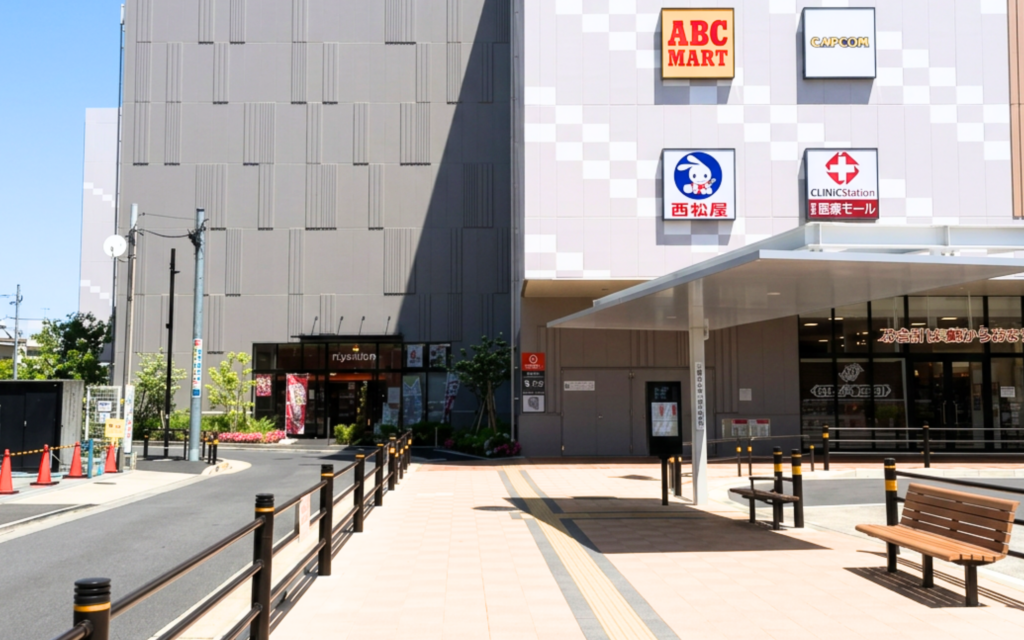 北綾瀬駅前　北改札